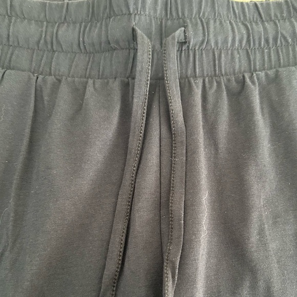 NWT AnyBody Cozy Knit Tie-Dye Top and Jogger Set Black/Blush size Medium Petite - Picture 10 of 15